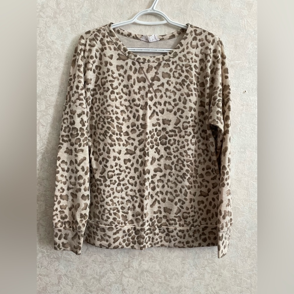 r2 women's medium long sleeve animal print top